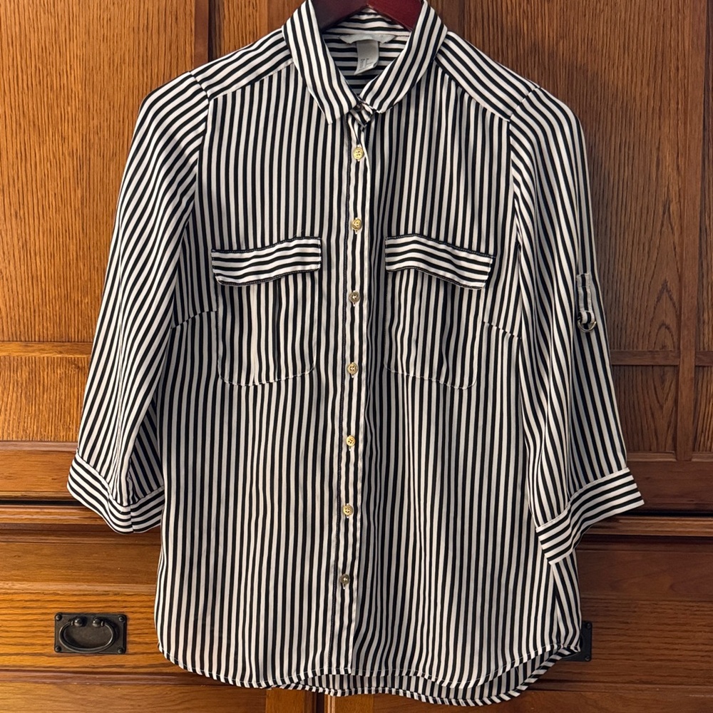 H&M Vertical Striped Button-Down 3/4 Rolltab Sleeve Dual Utility Pocket Office
